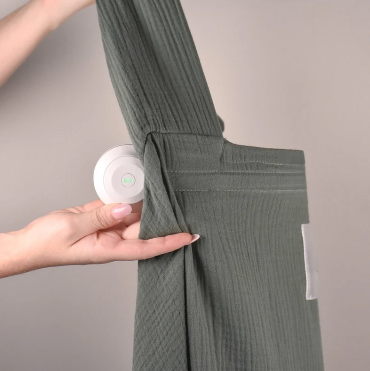 CoolNurse™ - cooling breastfeeding cover with built-In fan